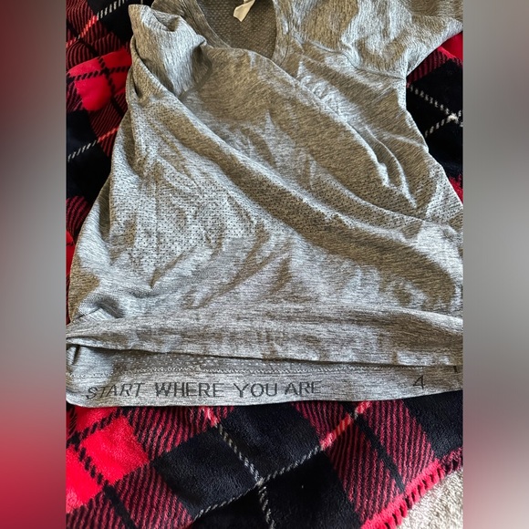 Grey Lululemon Swiftly Tech long sleeve 2.0 - Picture 2 of 6